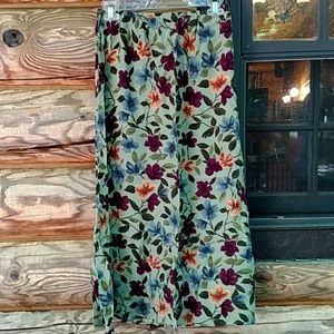 Beautiful floral printed skirt!  Croft & Barrow.